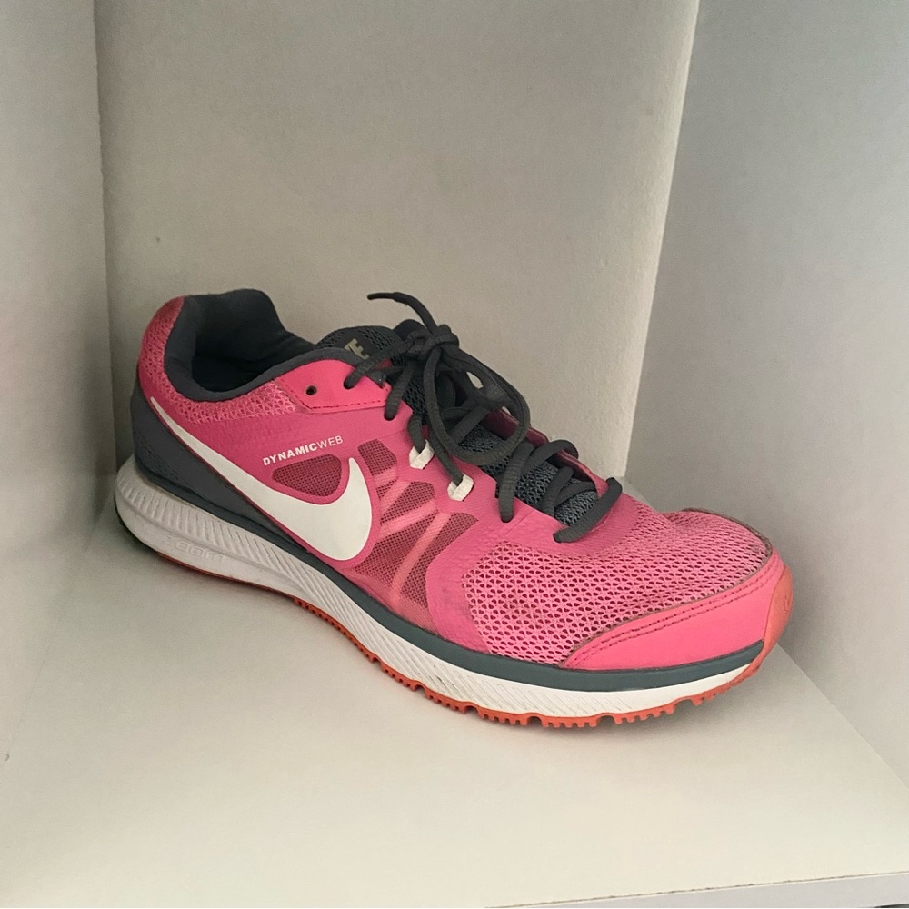 Nike Women’s Zoom Winflo Dynamic Web Running Shoes Pink/Gray 
Size 11.5